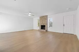 11131 Henge Dr, Austin, TX 78759 - Photo 5