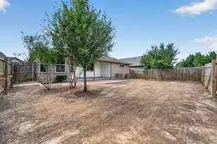 351 Foster Ln, Jarrell, TX 76537 - Photo 35