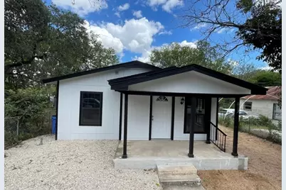 613 S Saunders Street, Seguin, TX 78155 - Photo 3