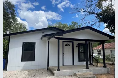 613 S Saunders Street, Seguin, TX 78155 - Photo 1