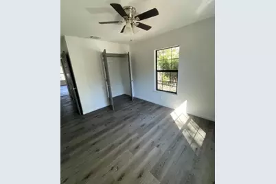 613 S Saunders Street, Seguin, TX 78155 - Photo 7