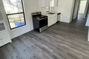 613 S Saunders St, Seguin, TX 78155 - Photo 11