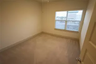 2101 Town Centre Dr, Round Rock, TX 78664 - Photo 11