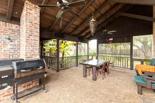 518 W Prairie Lea St, Lockhart, TX 78644 - Photo 11