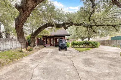 518 W Prairie Lea Street, Lockhart, TX 78644 - Photo 7