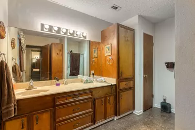 518 W Prairie Lea Street, Lockhart, TX 78644 - Photo 25