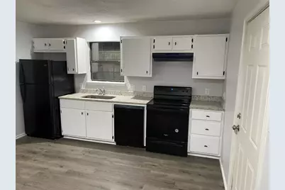 309 S Avenue C #A, Elgin, TX 78621 - Photo 3