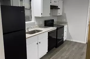 309 S Ave C, Elgin, TX 78621 - Photo 5