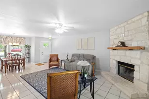 1104 Hilltop Dr, San Marcos, TX 78666 - Photo 9
