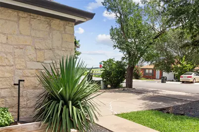 1104 Hilltop Drive, San Marcos, TX 78666 - Photo 5
