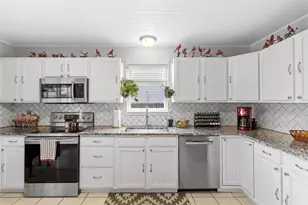 1104 Hilltop Dr, San Marcos, TX 78666 - Photo 7