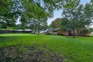 1622 Twin Island Dr Dr, Lockhart, TX 78644 - Photo 29