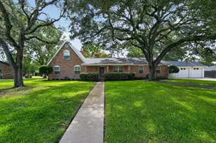1622 Twin Island Dr Dr, Lockhart, TX 78644 - Photo 1