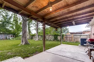 10007 Raymondville Rd, Houston, TX 77093 - Photo 19