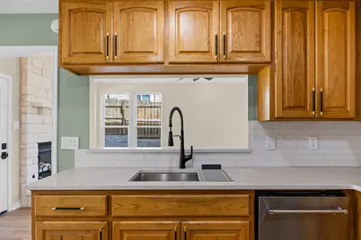 1002 Crestview Street, Round Rock, TX 78681 - Photo 15