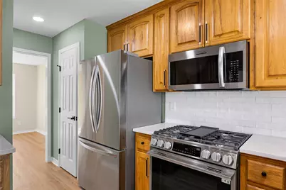 1002 Crestview Street, Round Rock, TX 78681 - Photo 9