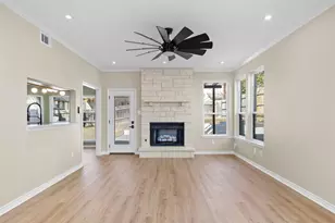 1002 Crestview St, Round Rock, TX 78681 - Photo 5