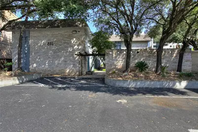 816 W North Loop Boulevard #111, Austin, TX 78756 - Photo 5
