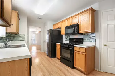 15204 Drusillas Drive, Pflugerville, TX 78660 - Photo 9