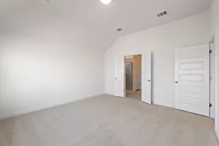 908 Universal Dr, Hutto, TX 78634 - Photo 15