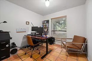 8102 Shadowood Dr, Austin, TX 78757 - Photo 17