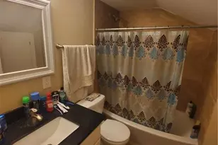 918 E 37th St, Austin, TX 78705 - Photo 15