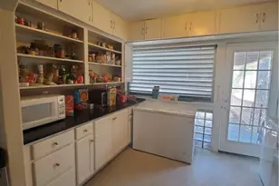 918 E 37th St, Austin, TX 78705 - Photo 11