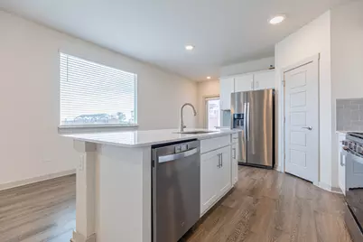 305 Fairfax Avenue, San Marcos, TX 78666 - Photo 11