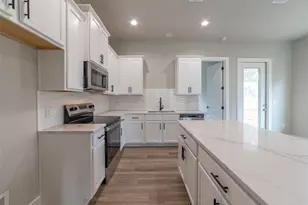 639 Magnolia Ln, Cottonwood Shores, TX 78657 - Photo 7