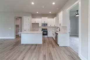 639 Magnolia Ln, Cottonwood Shores, TX 78657 - Photo 5