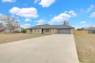 131 Meadow Valley Loop, Jarrell, TX 76537 - Photo 7