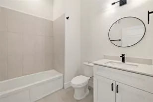 1811 Webberville Rd, Austin, TX 78721 - Photo 13