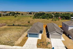 202 Pastar Fls, Seguin, TX 78155 - Photo 3