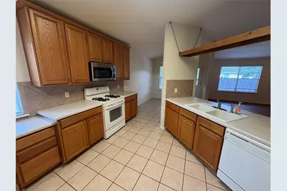 2100 Mir Woods Drive, Leander, TX 78641 - Photo 7