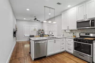 2506 E Cesar Chavez Street, Austin, TX 78702 - Photo 11