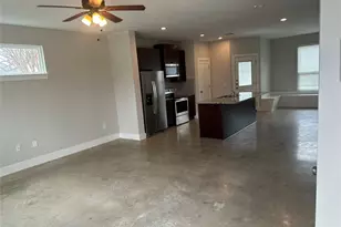 813 Northington St, Burnet, TX 78611 - Photo 3