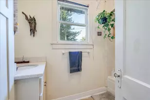 1103 W 22nd St, Austin, TX 78705 - Photo 11