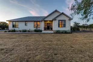 2425 Oak Valley Dr, New Braunfels, TX 78132 - Photo 1