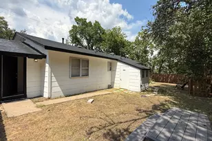 1802 University Ave, Georgetown, TX 78626 - Photo 5