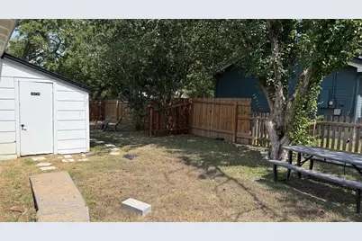 1802 University Avenue, Georgetown, TX 78626 - Photo 3