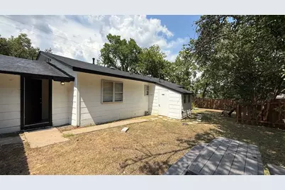 1802 University Avenue, Georgetown, TX 78626 - Photo 5