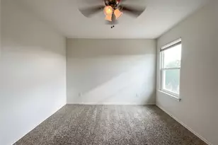 11813 Plains Valley Dr, Del Valle, TX 78617 - Photo 33