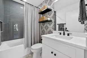 504 W Croslin St, Austin, TX 78752 - Photo 15