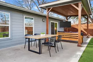 504 W Croslin St, Austin, TX 78752 - Photo 17
