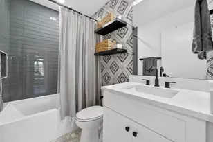 504 W Croslin St, Austin, TX 78752 - Photo 15