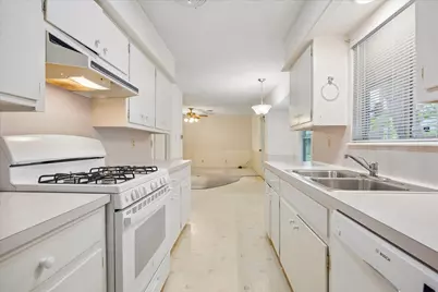 1815 Parkside Lane, Austin, TX 78745 - Photo 9