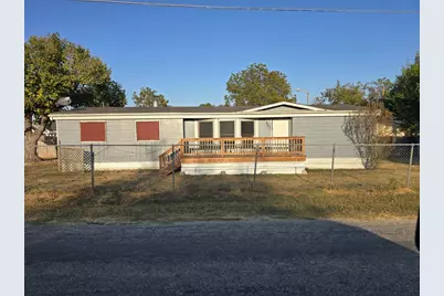 301 S Johnson Avenue, Thorndale, TX 76577 - Photo 1