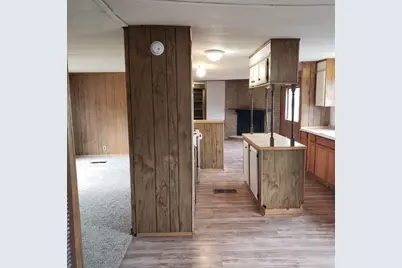 301 S Johnson Avenue, Thorndale, TX 76577 - Photo 7