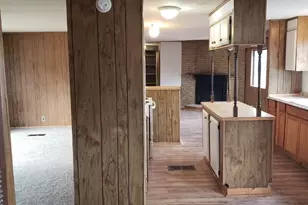 301 S Johnson Ave, Thorndale, TX 76577 - Photo 7