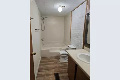 301 S Johnson Avenue, Thorndale, TX 76577 - Photo 11